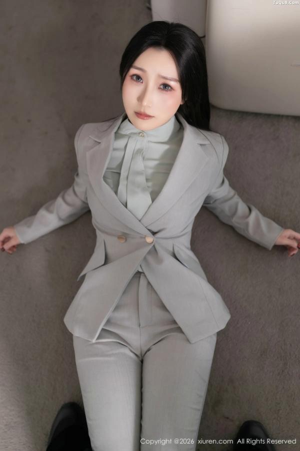   [XiuRen]高清写真图 2026.01.28 No.11285 杏子Yada 性感OL服饰第11张图片